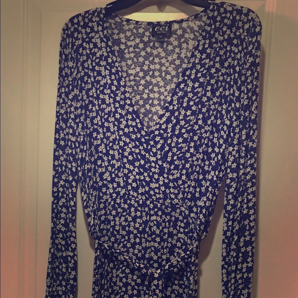 Maxi Dress long sleeve with belt.
